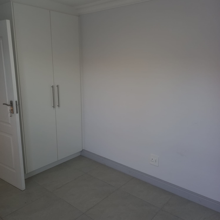 To Let 3 Bedroom Property for Rent in Island View Western Cape